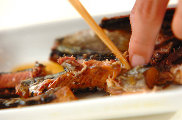 サンマ缶のピリ辛そぼろ丼の作り方の手順1