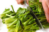 青菜の炒め物の下準備1