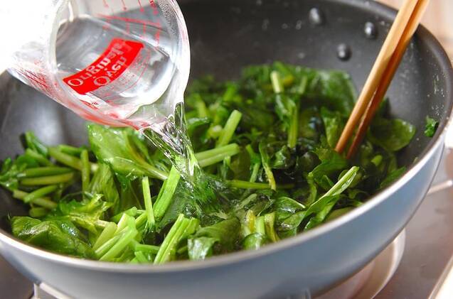 青菜の炒め物の作り方の手順5