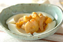 むきエビと卵のサラダ