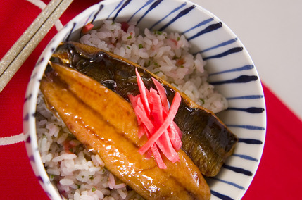 イワシ蒲焼丼