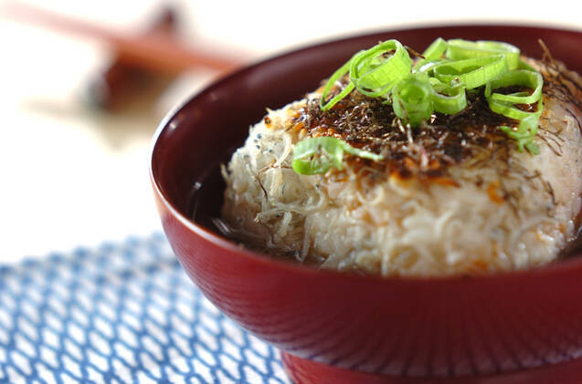 ジャコを使った焼きおにぎり茶漬け