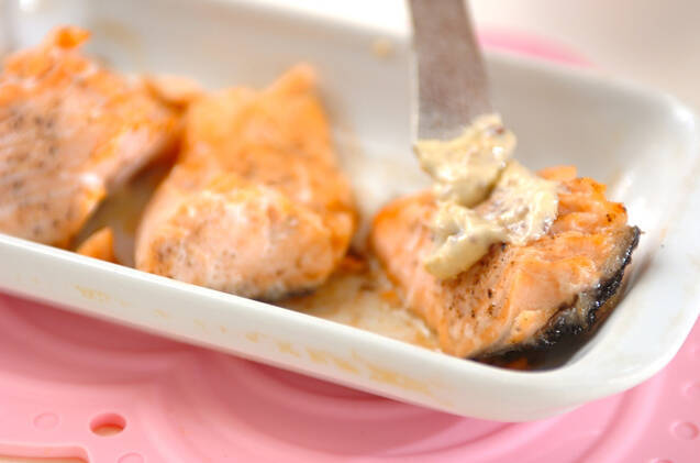 鮭のマスタードチーズ焼きの作り方の手順1