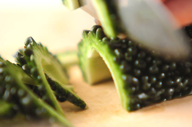 ゴーヤの炒め物の作り方の手順1