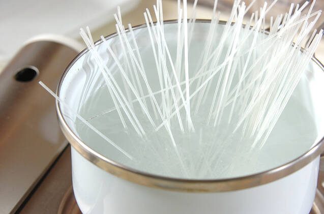 春雨のレモンおろし和えの作り方の手順1