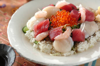 レモンでさっぱり！海鮮ちらし寿司