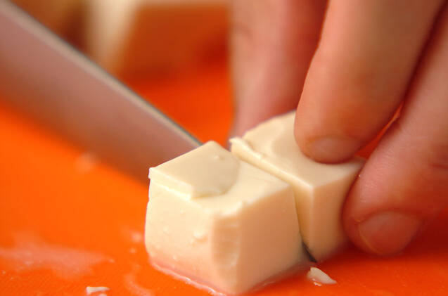 豆腐のみそ汁の作り方の手順1