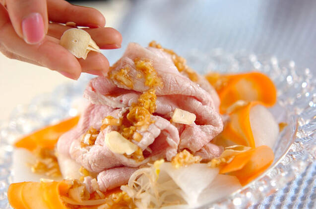 冷しゃぶ・ニンニクチップのせの作り方の手順8