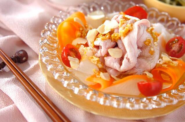 冷しゃぶ・ニンニクチップのせ