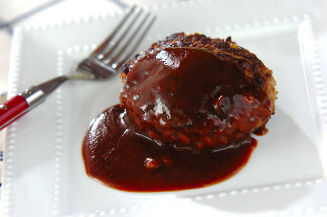 たっぷりコーン入りハンバーグ