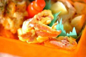 ソーセージ入りオムレツ