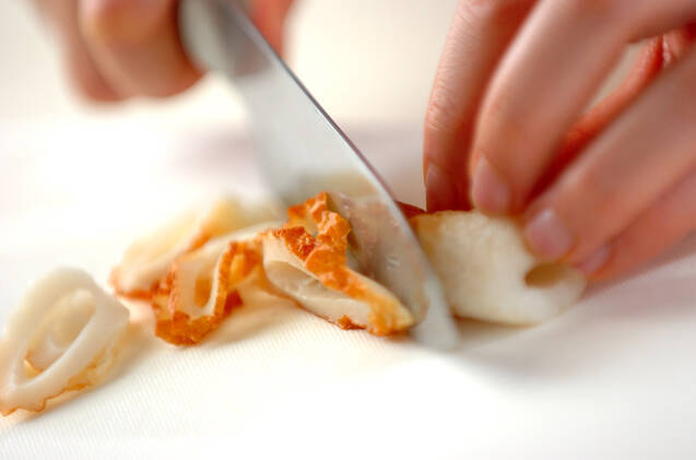 ちくわの天かす入りみそ汁の作り方の手順1