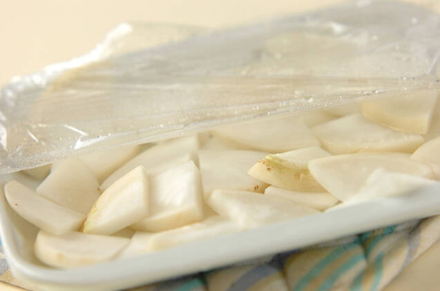 蒸しカブのからし和えの作り方の手順3