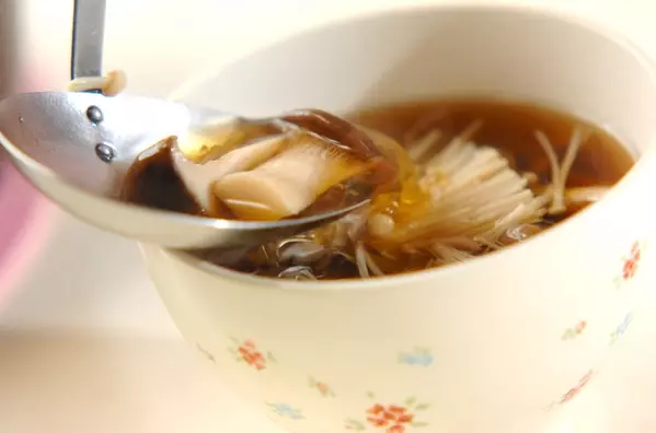 4種のキノコとショウガのトロミスープの作り方3