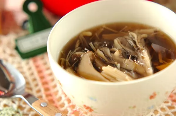 4種のキノコとショウガのトロミスープ