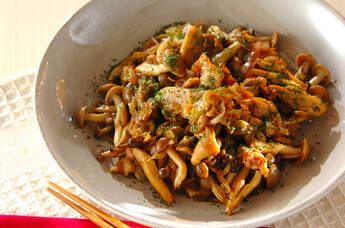 鶏とシメジのバルサミコしょうゆ炒め