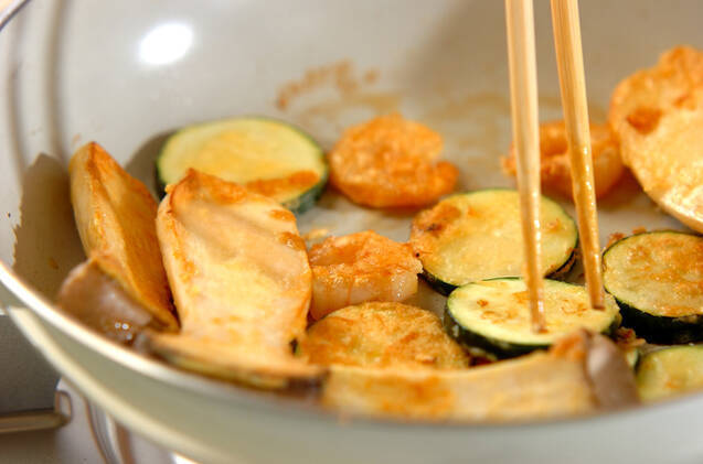 野菜とエビのジョンの作り方の手順2