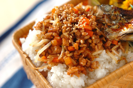 ひき肉そぼろ丼
