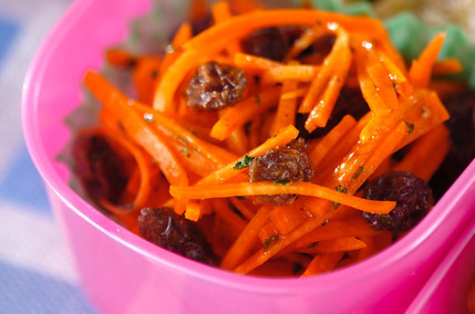 ニンジンとレーズンのサラダ