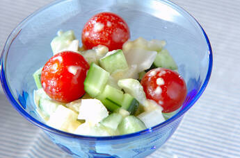 キュウリのコロコロサラダ