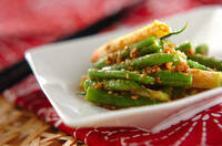 ササゲとカマボコのゴマ和え