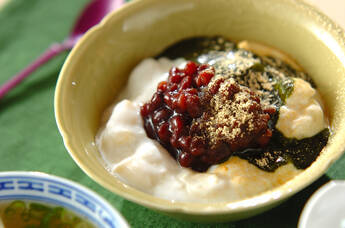 抹茶ソースがけヨーグルト