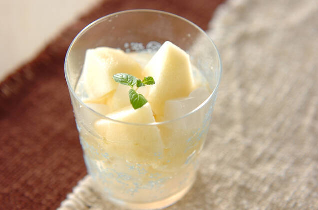 洋ナシのデザート