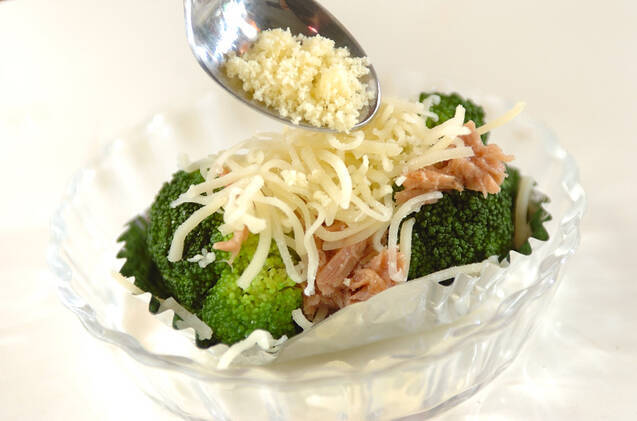 ブロッコリーのダブルチーズ焼きの作り方の手順2