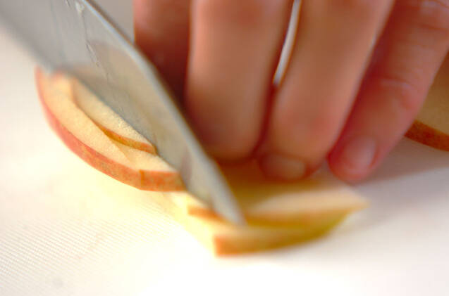 白菜とリンゴのシーザーサラダの作り方の手順1