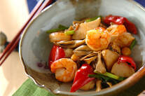 シーフードとマイタケの彩り中華炒め