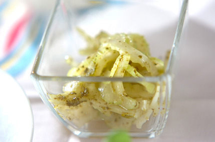 セロリのジェノバ和え