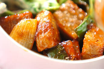 ハンバーグとピーマンのケチャップ炒め