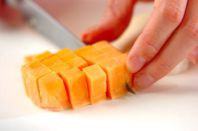 2種のチーズのダッチブレッドの作り方の手順2