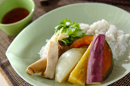 レンジ圧力鍋でタイ風おこわと蒸し野菜