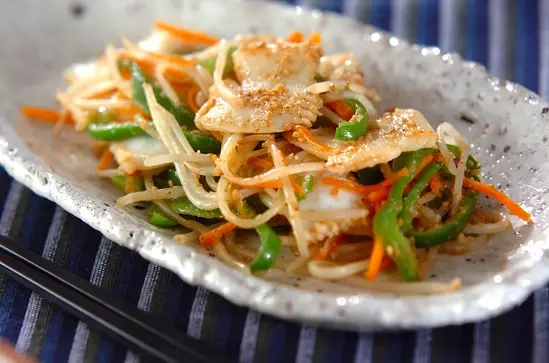 冷凍イカのゴマ炒め 副菜 レシピ 作り方 E レシピ 料理のプロが作る簡単レシピ