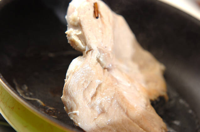 しっとりやわらか！鶏むね肉の棒々鶏風 by橋本 敦子さんの作り方の手順1