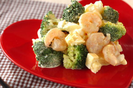 ブロッコリーとむきエビのタルタルサラダ