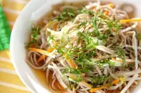 たっぷり野菜のそばサラダ