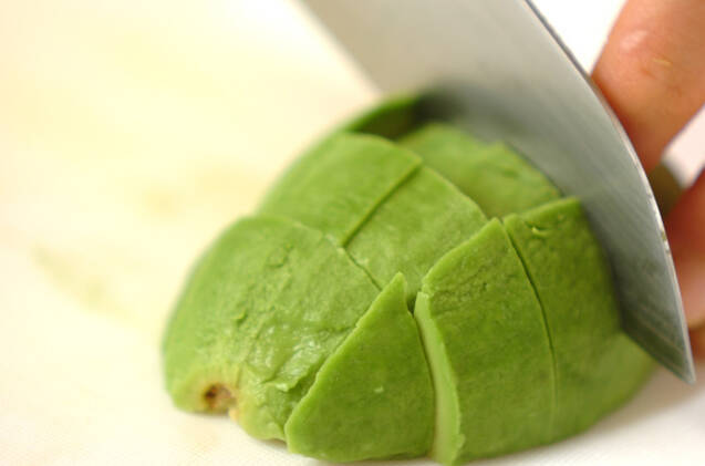 アボカドのクリームチーズ和えの作り方の手順1