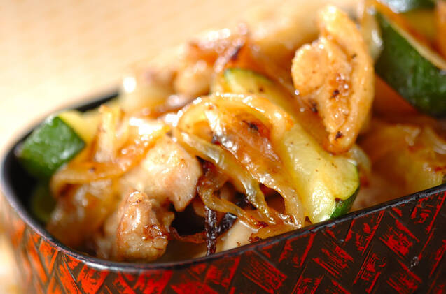 鶏肉とズッキーニの塩レモン炒め