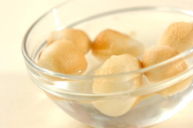 丸麩と油揚げの合わせみそ汁の作り方の手順1