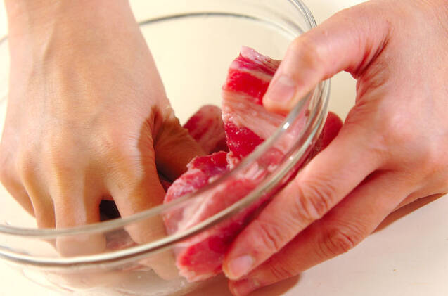 圧力鍋で簡単絶品！本格ビーフシチューの作り方の手順1