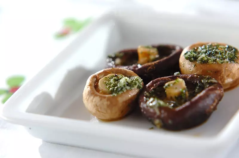 キノコのガーリックバター焼き 副菜 レシピ 作り方 E レシピ 料理のプロが作る簡単レシピ キノコのガーリックバター焼き 副菜 レシピ 作り方 E レシピ 料理のプロが作る簡単レシピ
