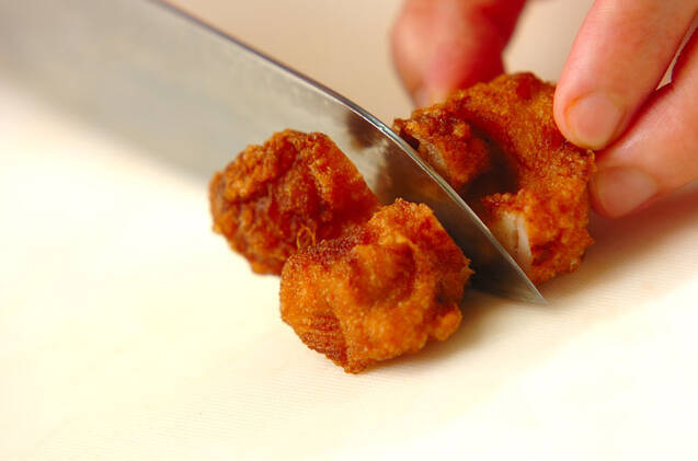 唐揚げ親子丼の作り方の手順1