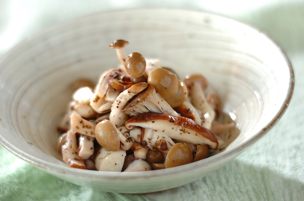きのこのサッパリユカリ和え