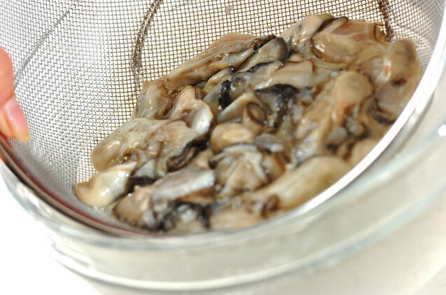 サクサクカキフライの作り方の手順1