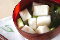 ハンペンとネギのお吸い物