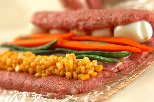 クリスマスのブッシュドノエル風ミートローフの作り方の手順9