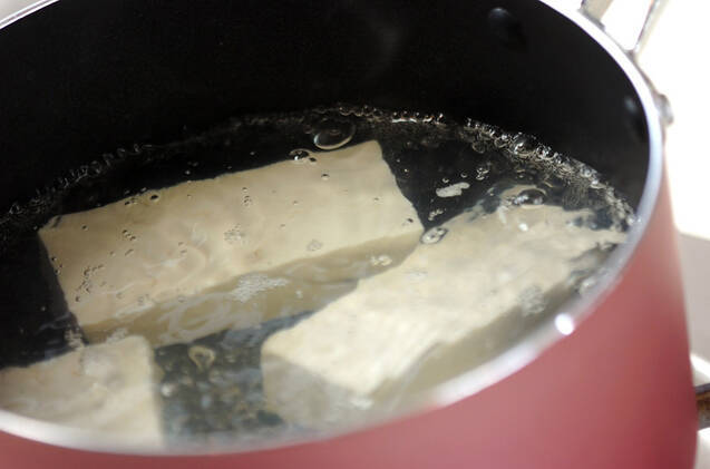 キノコあんの揚げ出し豆腐の作り方の手順1