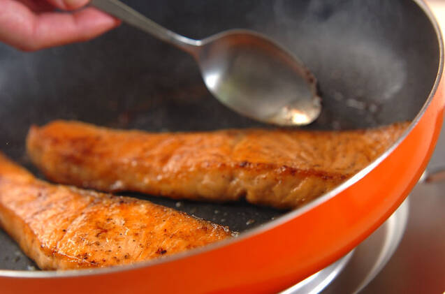 鮭の塩ヨーグルトタルタルソース添えの作り方の手順4